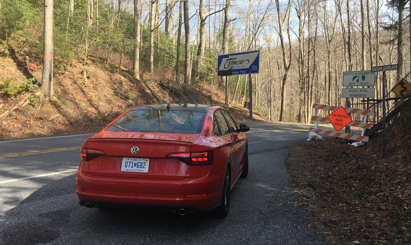 Illustration for article titled The 2019 Volkswagen Jetta GLI Is Why Sport Sedans Shouldn't Die